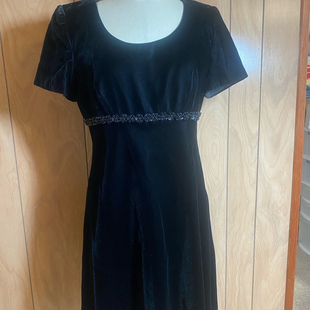 Elegant Black Velvet Dress